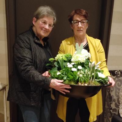 V.li.ehrenmitglied Elisabeth Michel Und 1. Vors. Silke Mohring 2